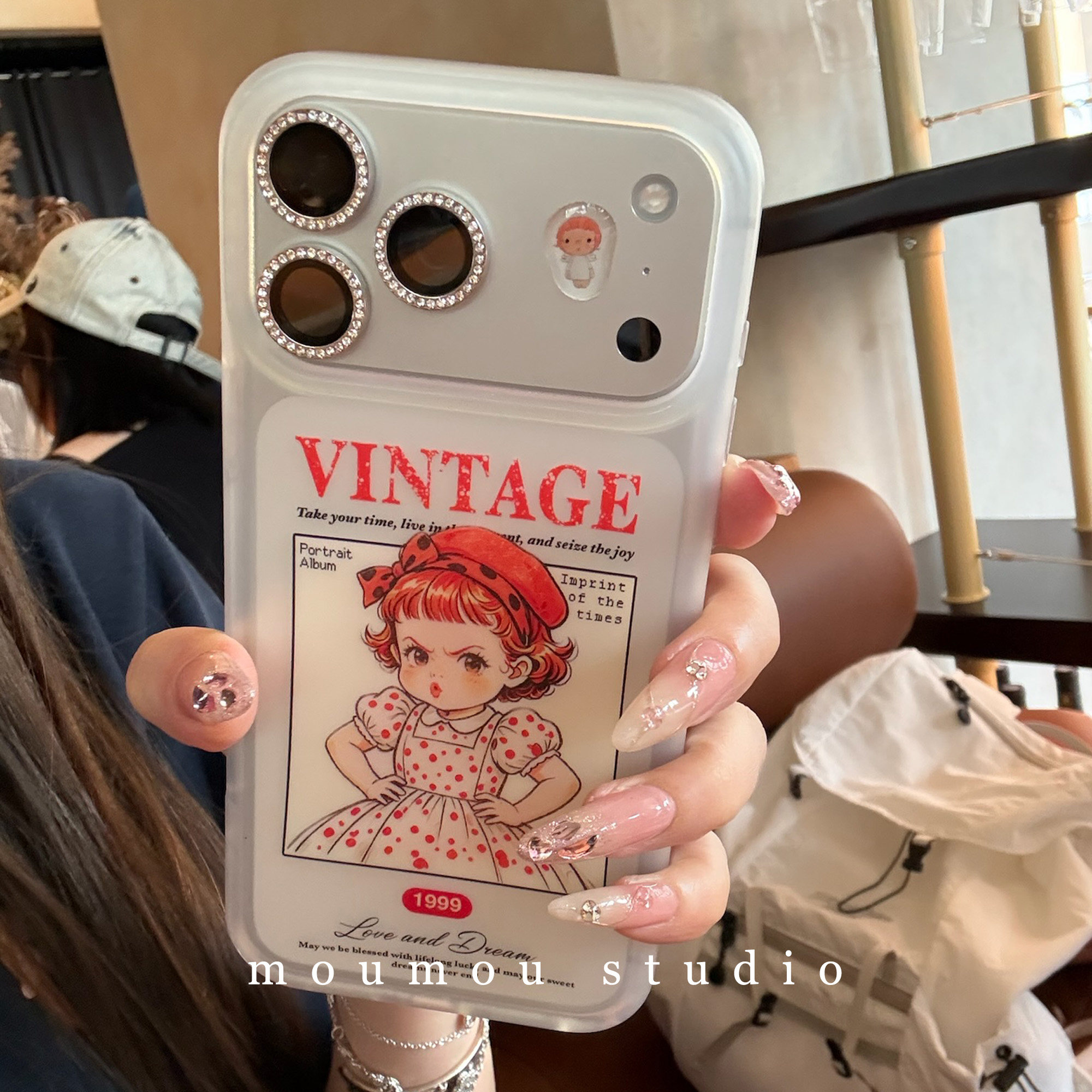 Cute Akimbo Pouting Girl Frost - Phone Cases Cute Iphone 13 recensie en prijs